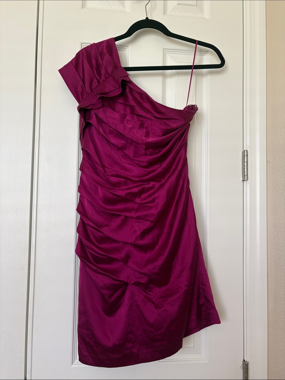 Express One-Shoulder Magenta Ruched Cocktail Dress